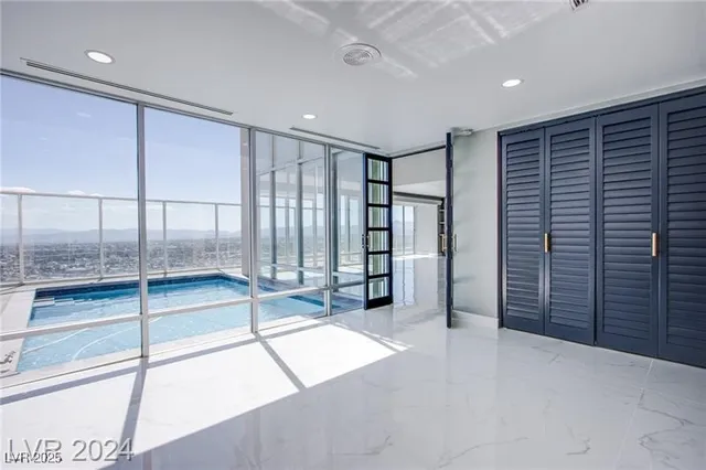 $9,594 | 3111 Bel Air Drive, Unit 28F, Las Vegas, NV 89109