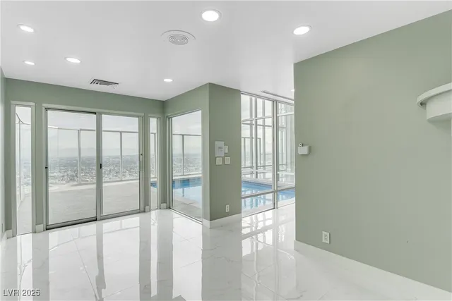 $9,594 | 3111 Bel Air Drive, Unit 28F, Las Vegas, NV 89109