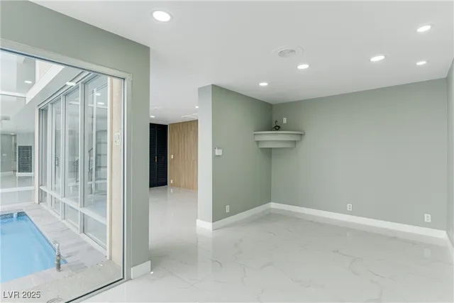 $9,594 | 3111 Bel Air Drive, Unit 28F, Las Vegas, NV 89109