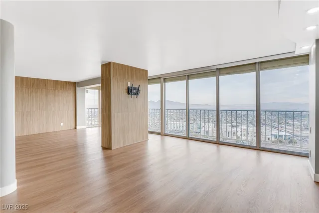 $9,594 | 3111 Bel Air Drive, Unit 28F, Las Vegas, NV 89109