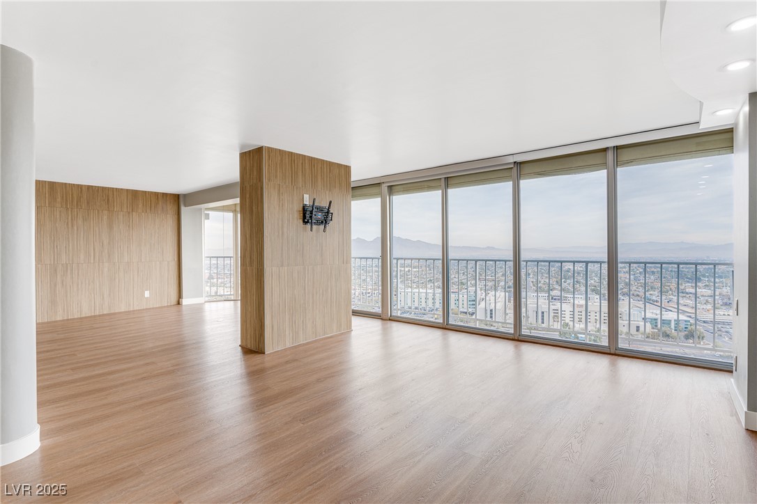 3111 Bel Air Drive, Unit 28F Las Vegas, NV 89109 - Photo 4 of 69
