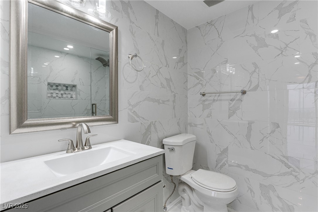 3111 Bel Air Drive, Unit 28F Las Vegas, NV 89109 - Photo 41 of 69