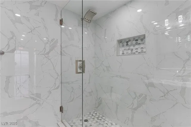 $9,594 | 3111 Bel Air Drive, Unit 28F, Las Vegas, NV 89109