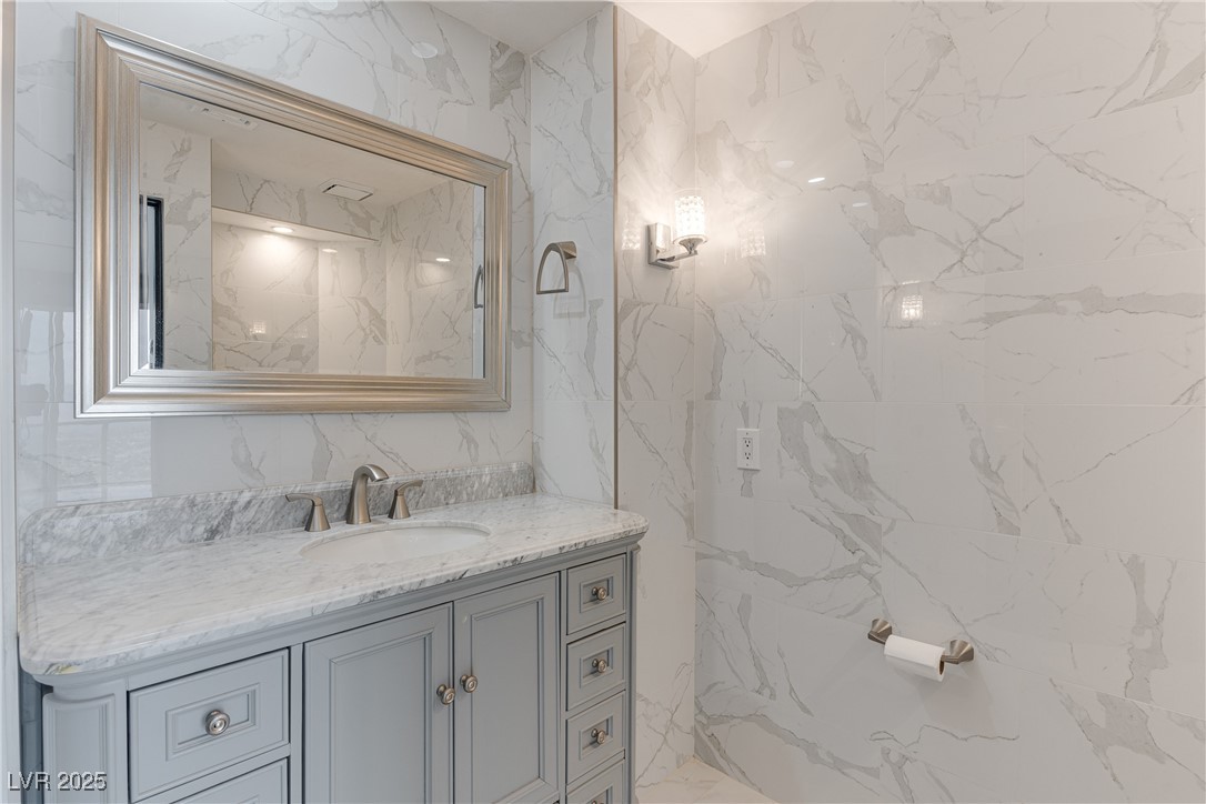 3111 Bel Air Drive, Unit 28F Las Vegas, NV 89109 - Photo 47 of 69