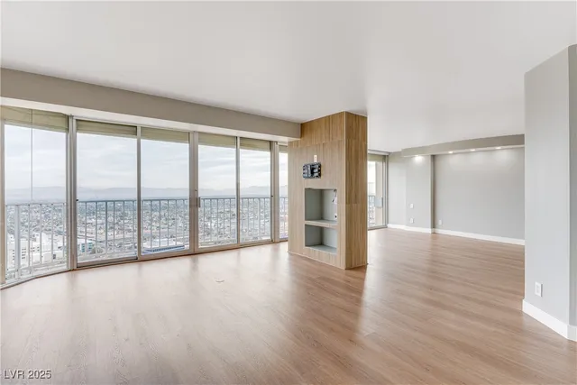 $9,594 | 3111 Bel Air Drive, Unit 28F, Las Vegas, NV 89109