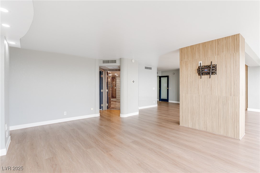 3111 Bel Air Drive, Unit 28F Las Vegas, NV 89109 - Photo 52 of 69