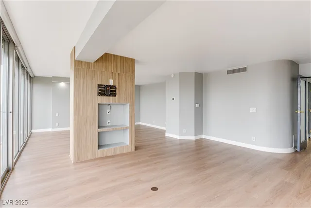 $9,594 | 3111 Bel Air Drive, Unit 28F, Las Vegas, NV 89109