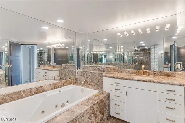 $9,594 | 3111 Bel Air Drive, Unit 28F, Las Vegas, NV 89109