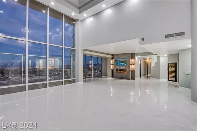 $9,594 | 3111 Bel Air Drive, Unit 28F, Las Vegas, NV 89109