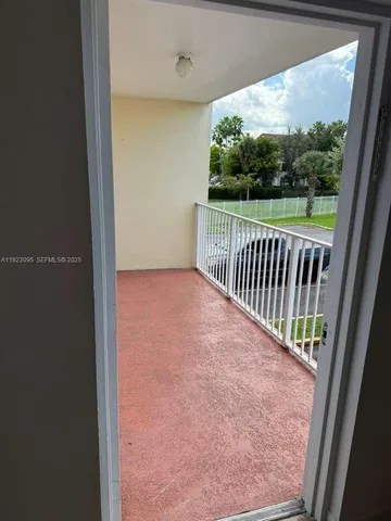 $269,900 | 7000 Northwest 186th Street, Unit 4226, Hialeah, FL 33015