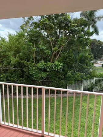 $259,900 | 7000 Northwest 186th Street, Unit 4226, Hialeah, FL 33015