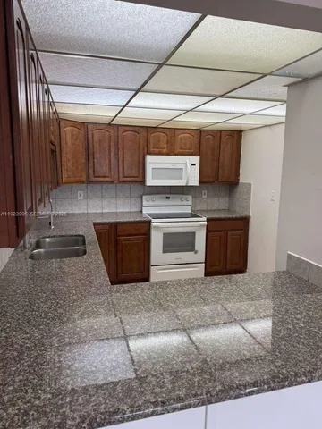 $269,900 | 7000 Northwest 186th Street, Unit 4226, Hialeah, FL 33015