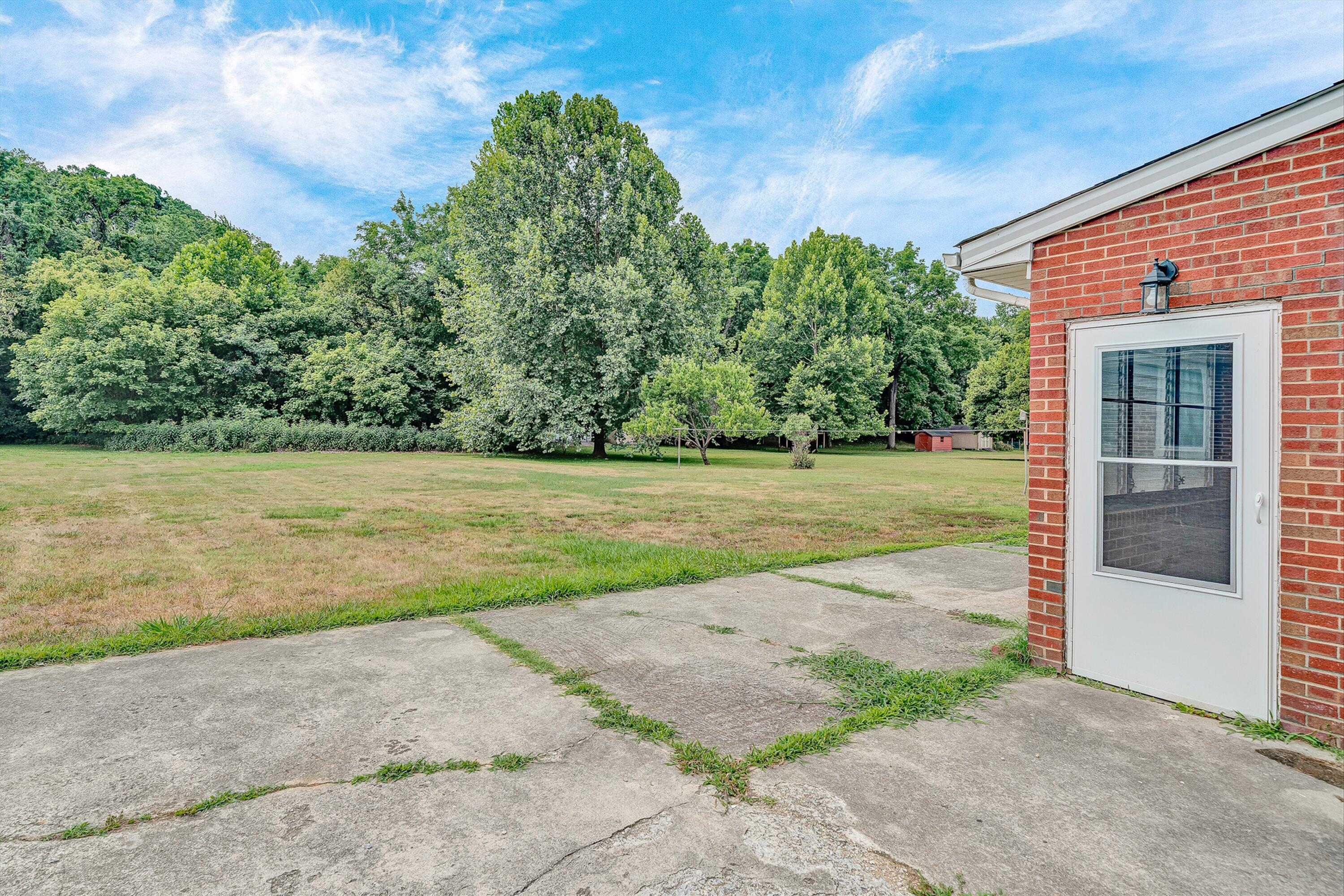 2362 West Riverside Drive Salem, VA 24153 - Photo 33 of 37 33-VM-04620