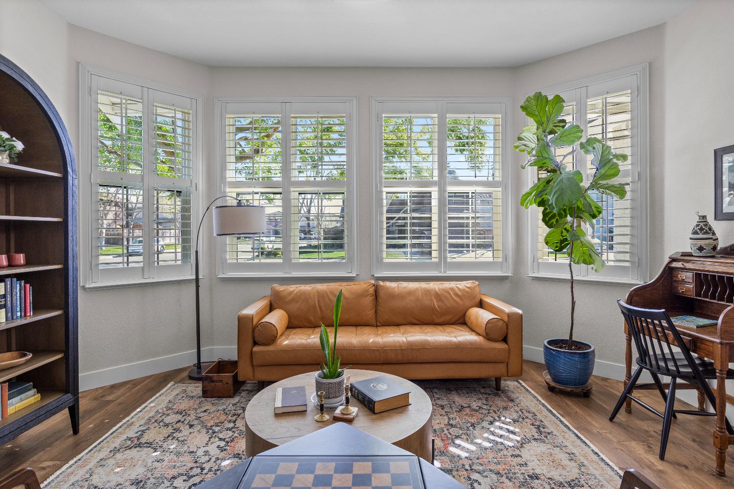637 Rebekah Court Ripon, CA 95366 - Photo 3 of 69 Front living room, new Pella windows.