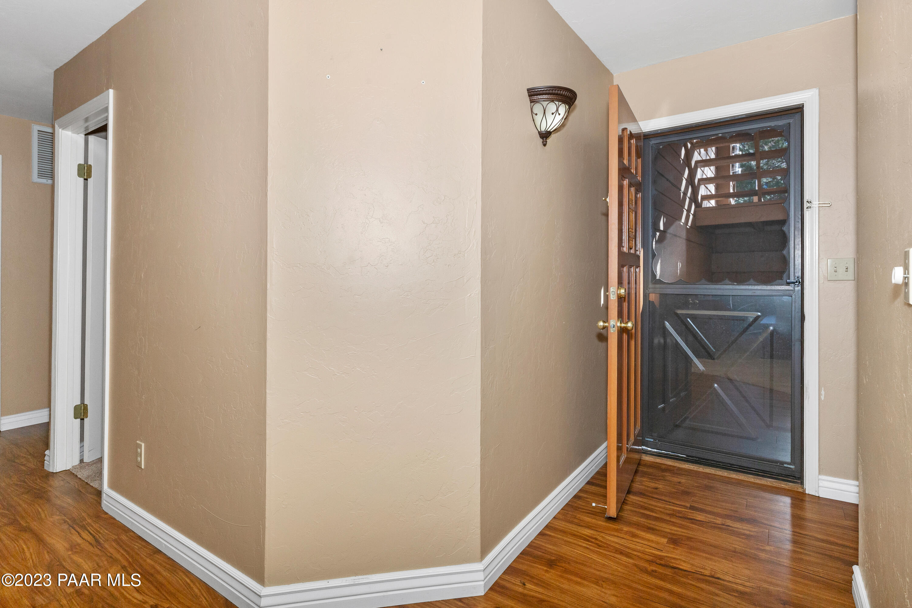 918 Old Stage Road, Unit B3 Prescott, AZ 86303 - Photo 3 of 15 003_Foyer