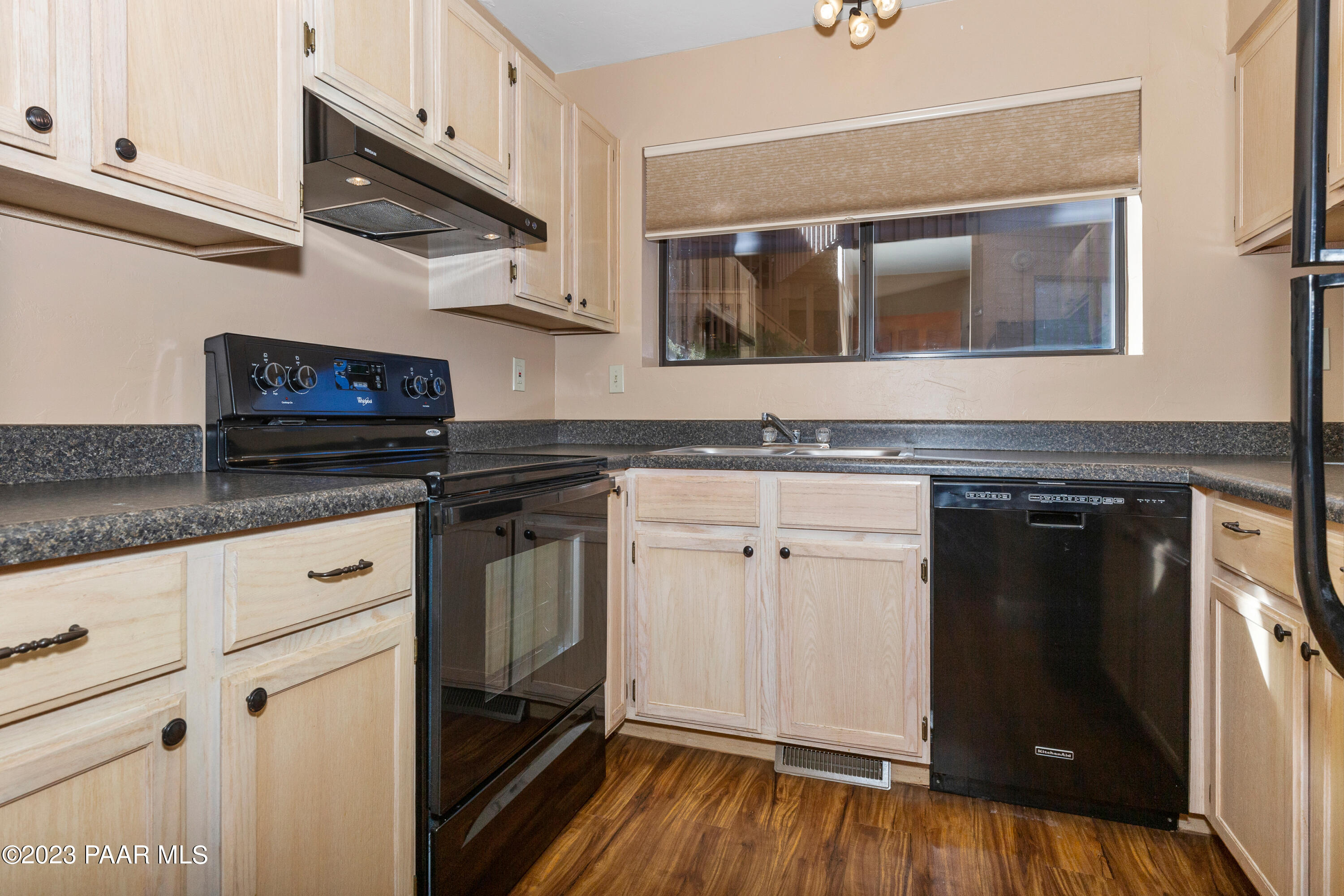 918 Old Stage Road, Unit B3 Prescott, AZ 86303 - Photo 6 of 15 006_Kitchen