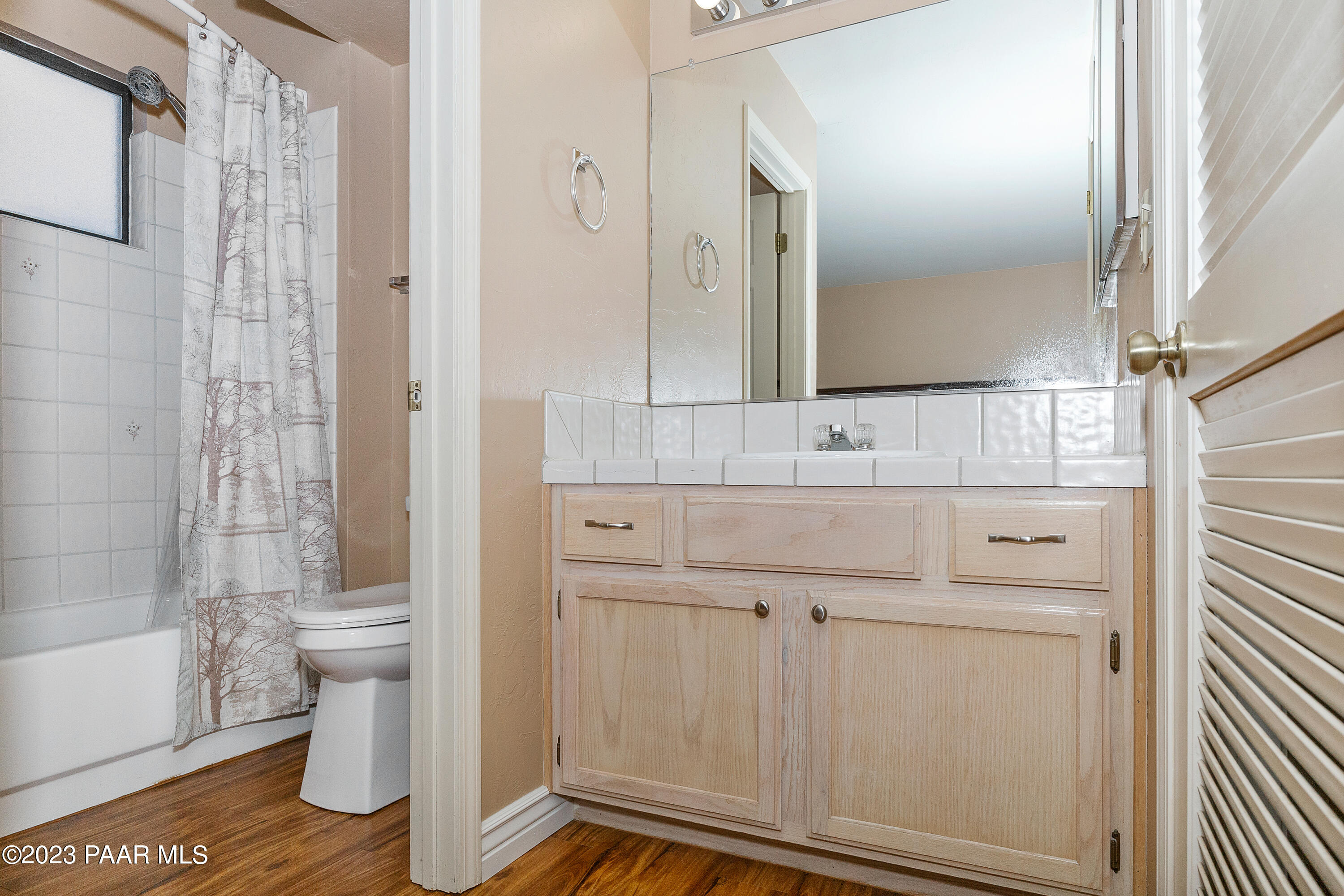 918 Old Stage Road, Unit B3 Prescott, AZ 86303 - Photo 9 of 15 009_Master Bathroom