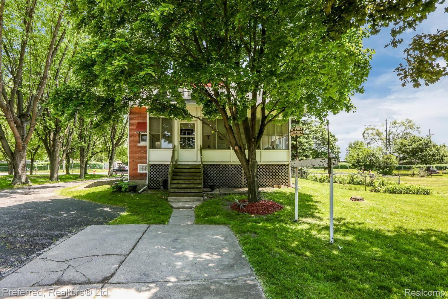 4904 South Merriman Road Wayne, MI 48184 - Photo 7 of 31 4904 Merriman Rd Wayne MI-large-007-007-4904 Merriman Road Wayne00007-1500x1000-72dpi.jpg