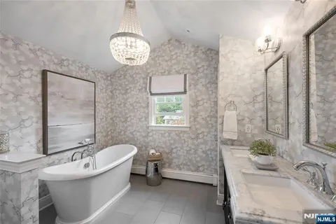 $989,000 | 700 Gallows Hill Road, Cranford, NJ 07016