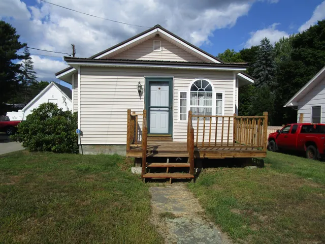 $160,000 | 10 York Street, Howland, ME 04448
