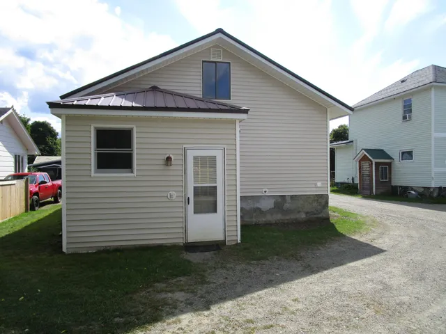 $160,000 | 10 York Street, Howland, ME 04448