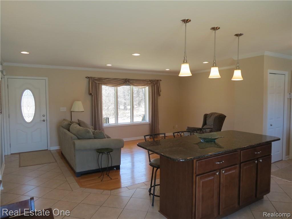6202 Cedar Lake Road Pinckney, MI 48169 - Photo 9 of 36 014.JPG