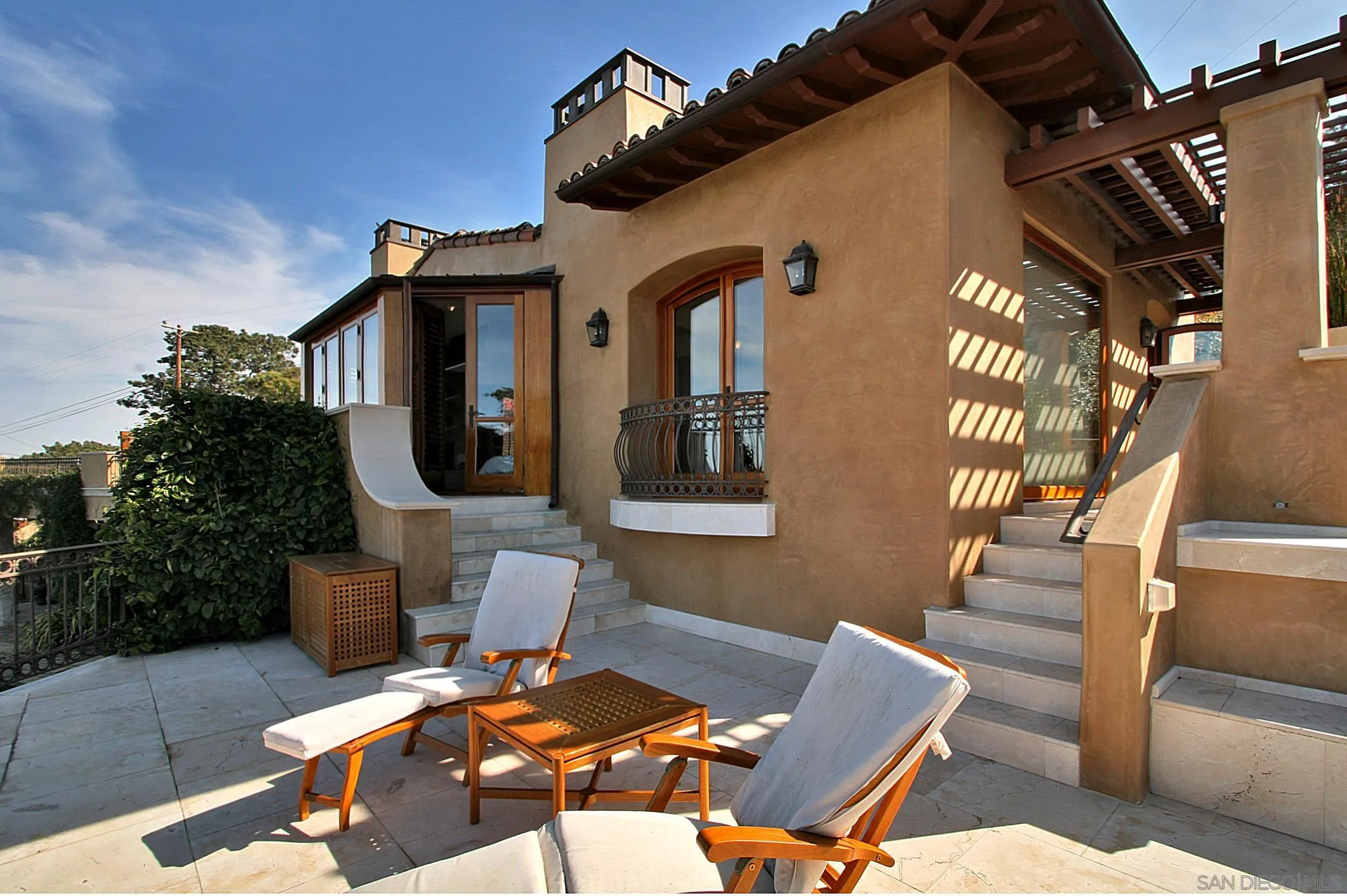 2116 Balboa Avenue Del Mar, CA 92014 - Photo 19 of 33 a backyard of a house with seating space