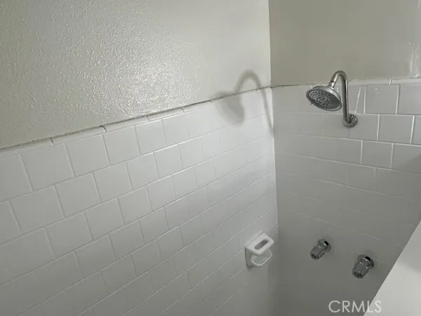 $1,395 | 686 East Cottonwood Road, Unit F, Palm Springs, CA 92262
