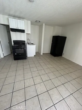 $1,395 | 686 East Cottonwood Road, Unit F, Palm Springs, CA 92262