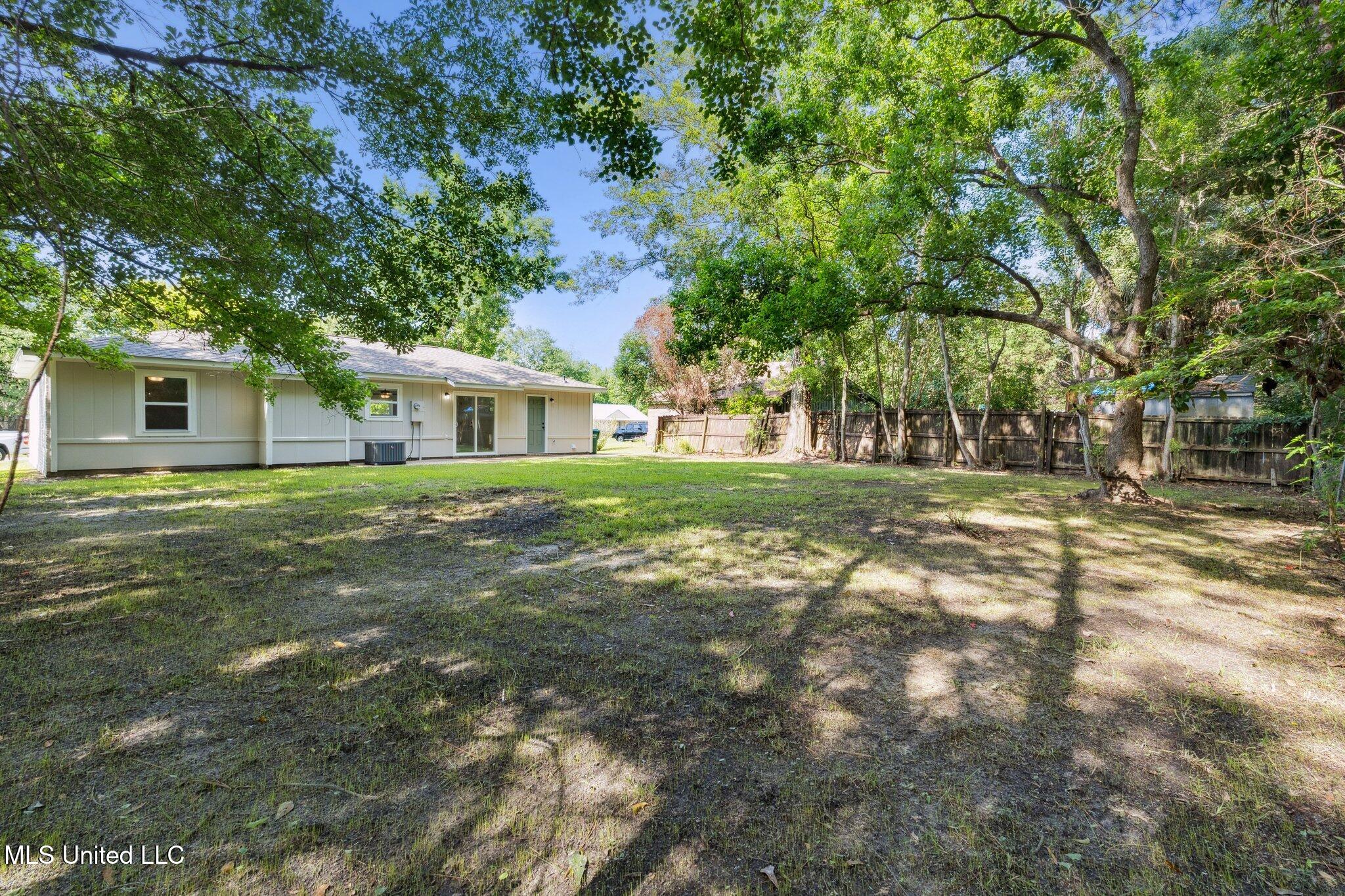 1620 Timber Lane Road Gautier, MS 39553 - Photo 3 of 16 011