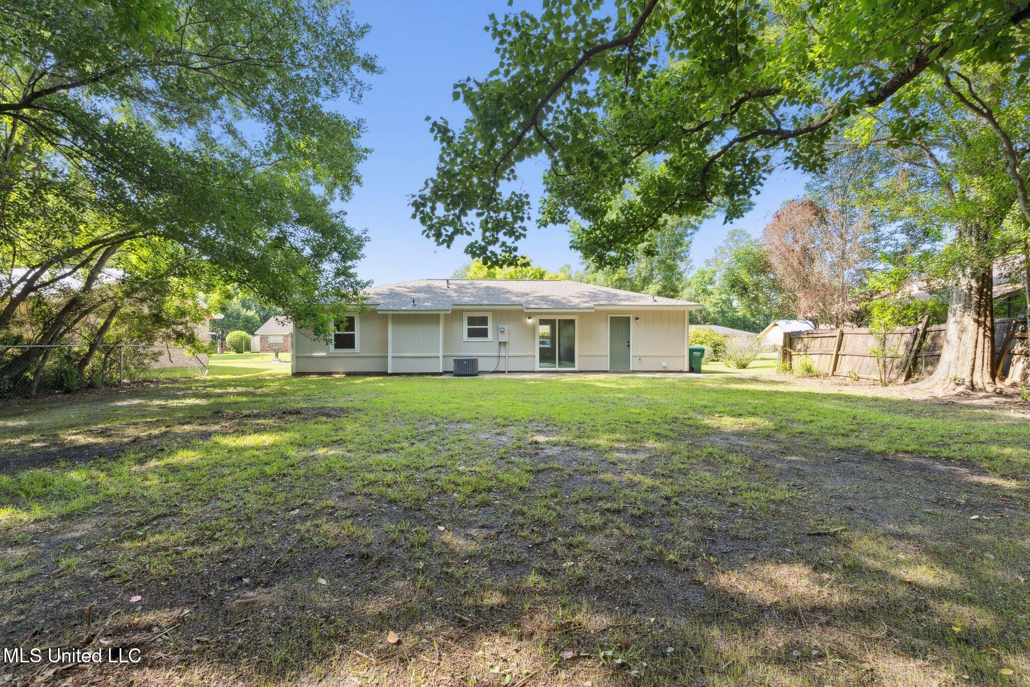 1620 Timber Lane Road Gautier, MS 39553 - Photo 4 of 16 012