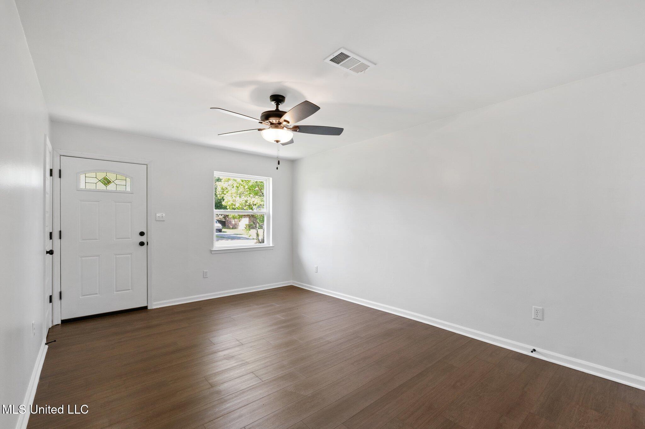 1620 Timber Lane Road Gautier, MS 39553 - Photo 5 of 16 013