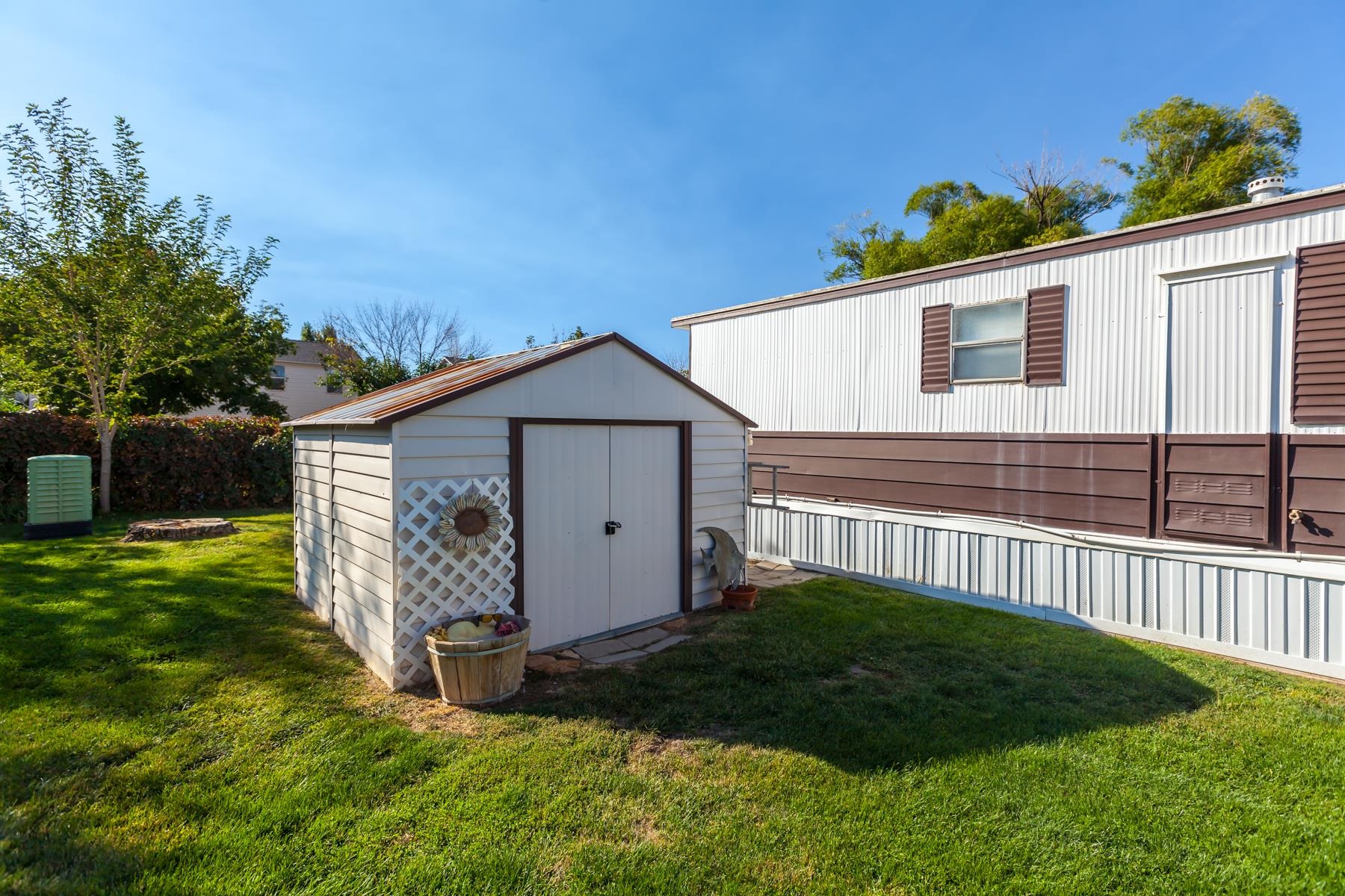 3251 E Road, Unit 20 Clifton, CO 81520 - Photo 4 of 26 a view of a house with backyard and garden