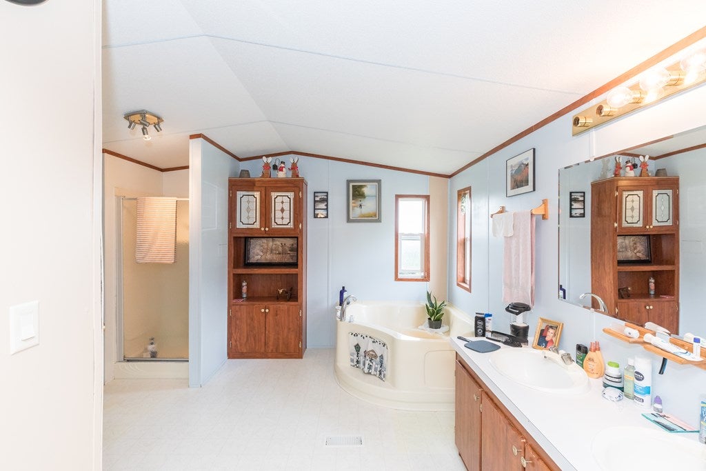 1099 Pine Mountain Road Independence, VA 24348 - Photo 25 of 61 Gallery Image 25