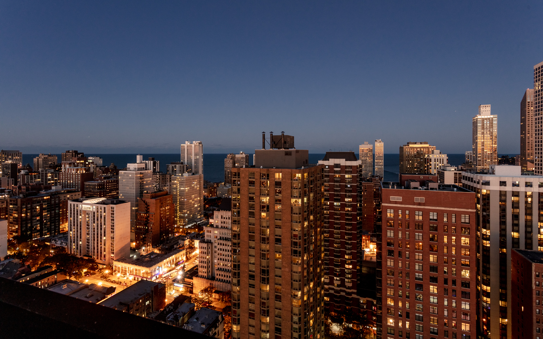 1122 North Clark Street, Unit 3808 Chicago, IL 60610 - Photo 28 of 29 a view of city