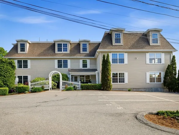 $1,050,000 | 3 Pirmi Lane, Unit 10, Gloucester, MA 01930