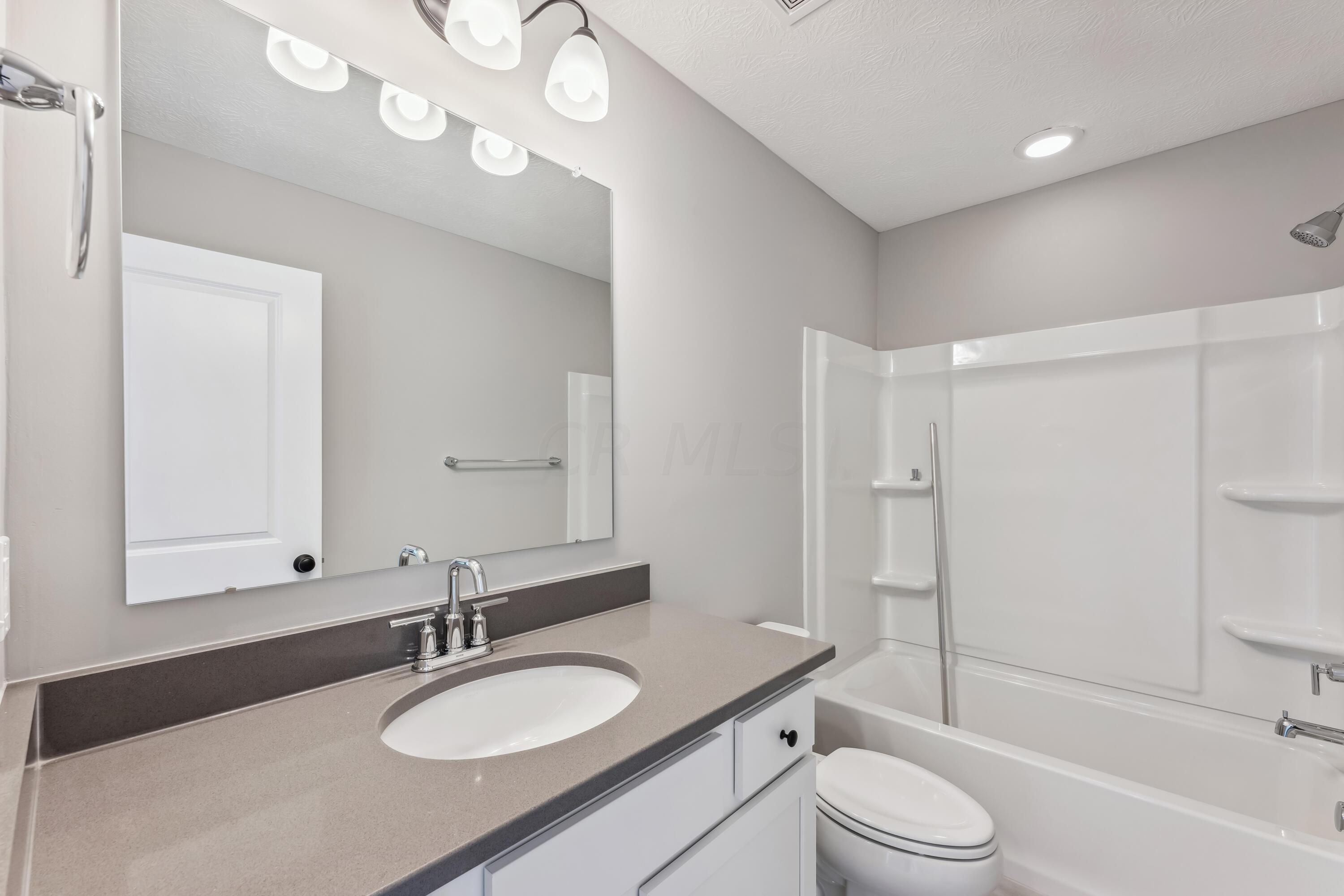 44 Chambers Bay Road Commercial Point, OH 43116 - Photo 39 of 47 Bathroom