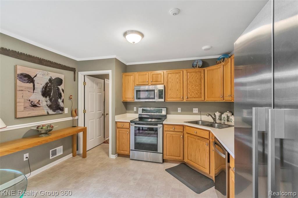 310 Cherry Grove Road Canton, MI 48188 - Photo 9 of 35