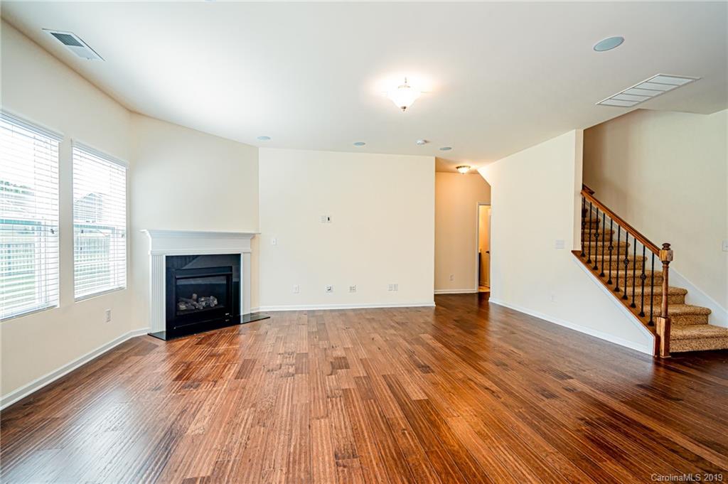 11132 Chapeclane Road Charlotte, NC 28278 - Photo 8 of 36 Gallery Image 8