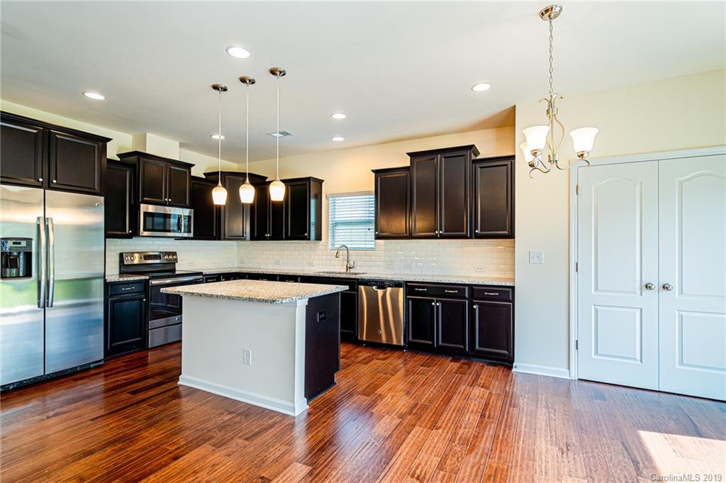 11132 Chapeclane Road Charlotte, NC 28278 - Photo 10 of 36 Gallery Image 10