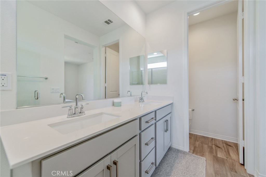 136 Rondo Irvine, CA 92618 - Photo 17 of 54 Gallery Image 17