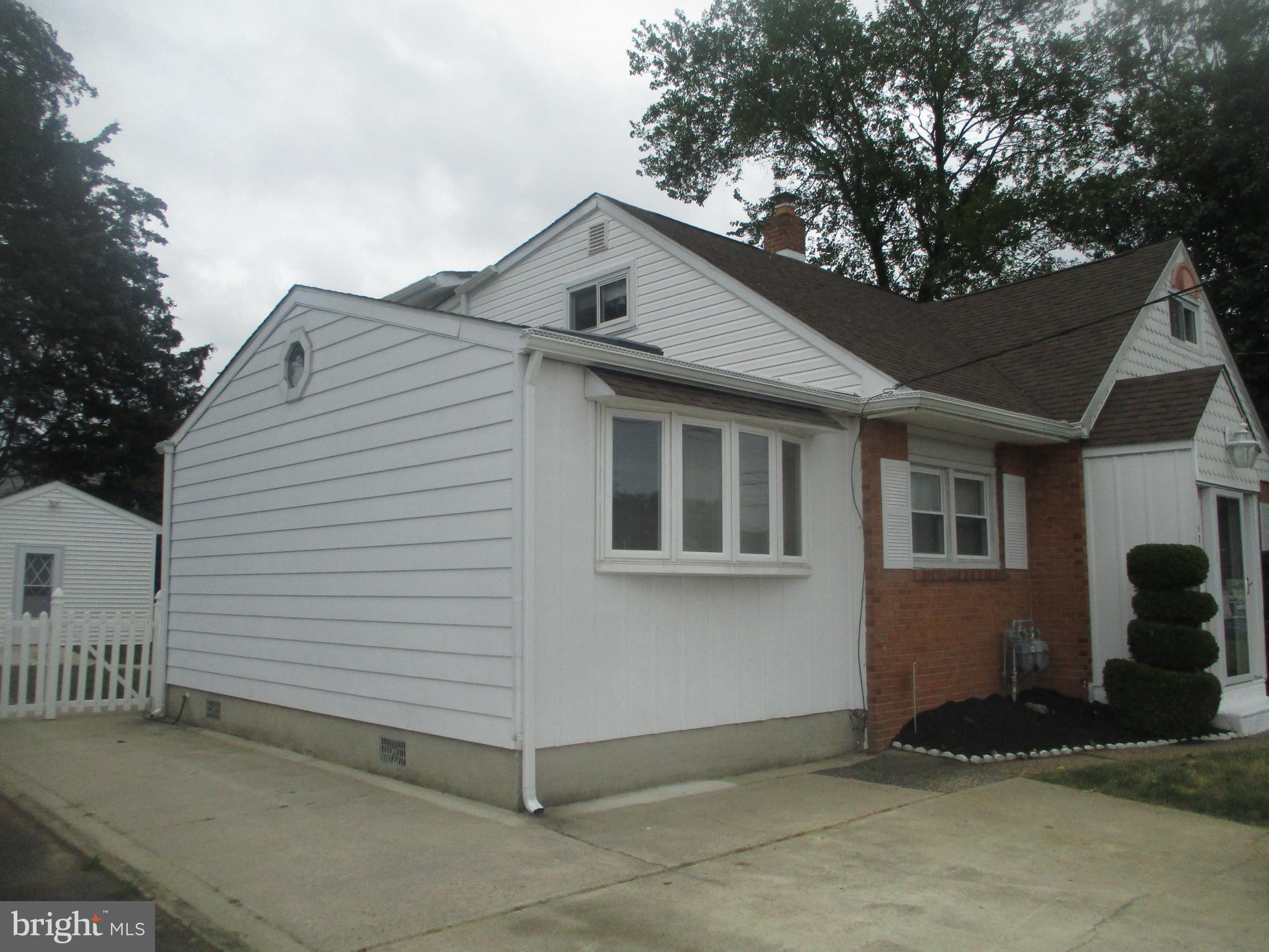 147 East Evesham Road Runnemede, NJ 08078 - Photo 3 of 28