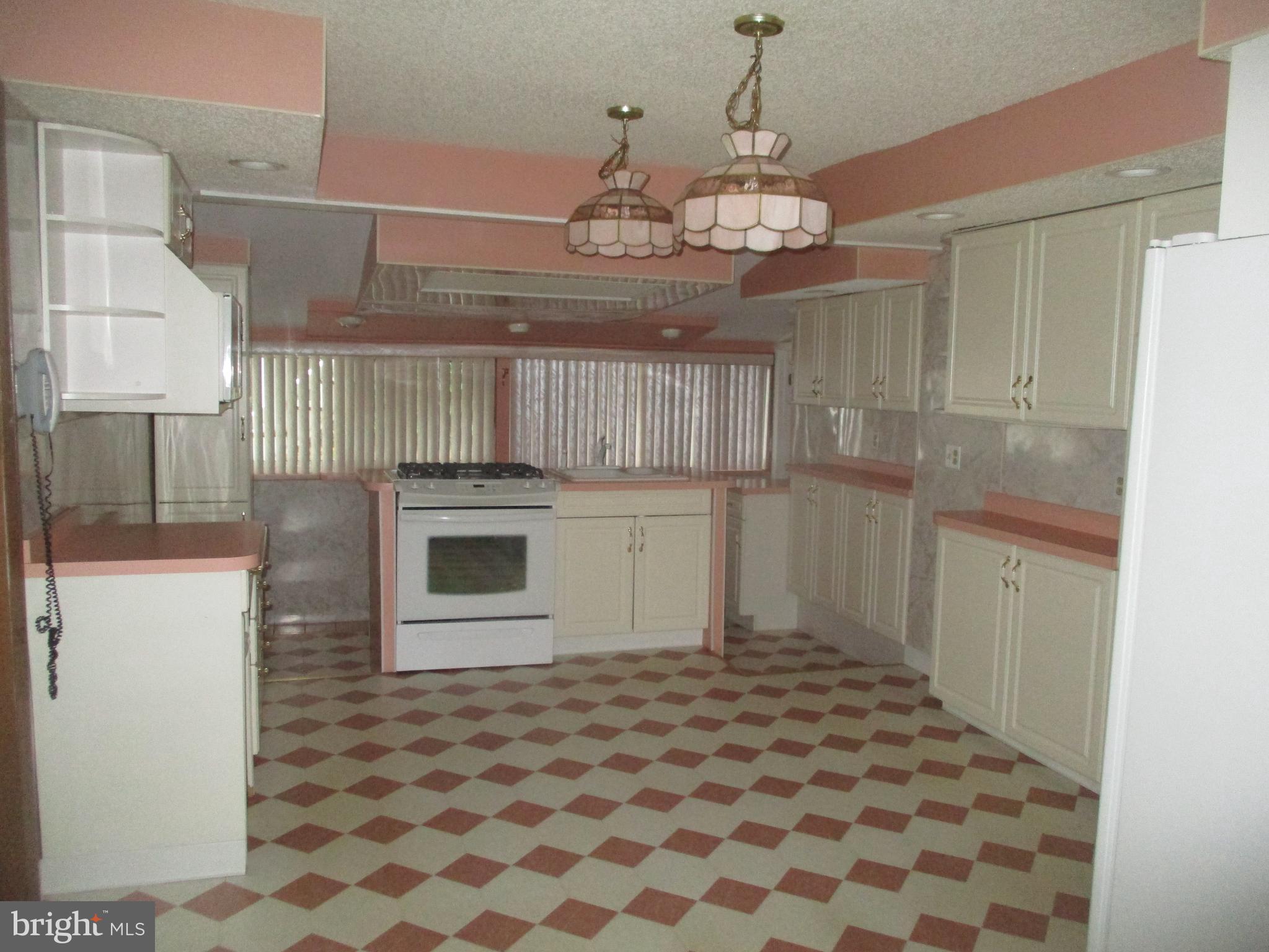 147 East Evesham Road Runnemede, NJ 08078 - Photo 7 of 28