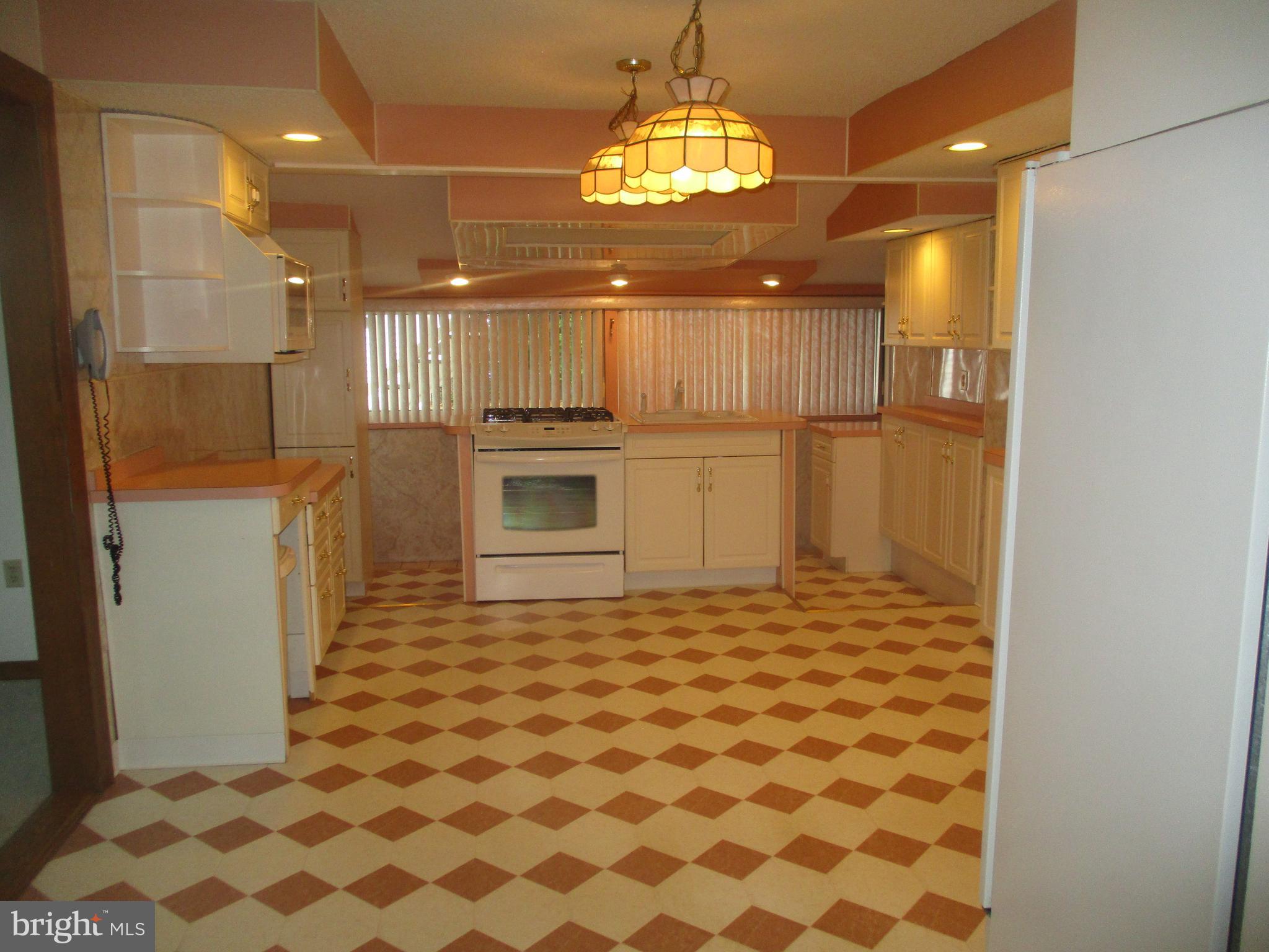 147 East Evesham Road Runnemede, NJ 08078 - Photo 8 of 28