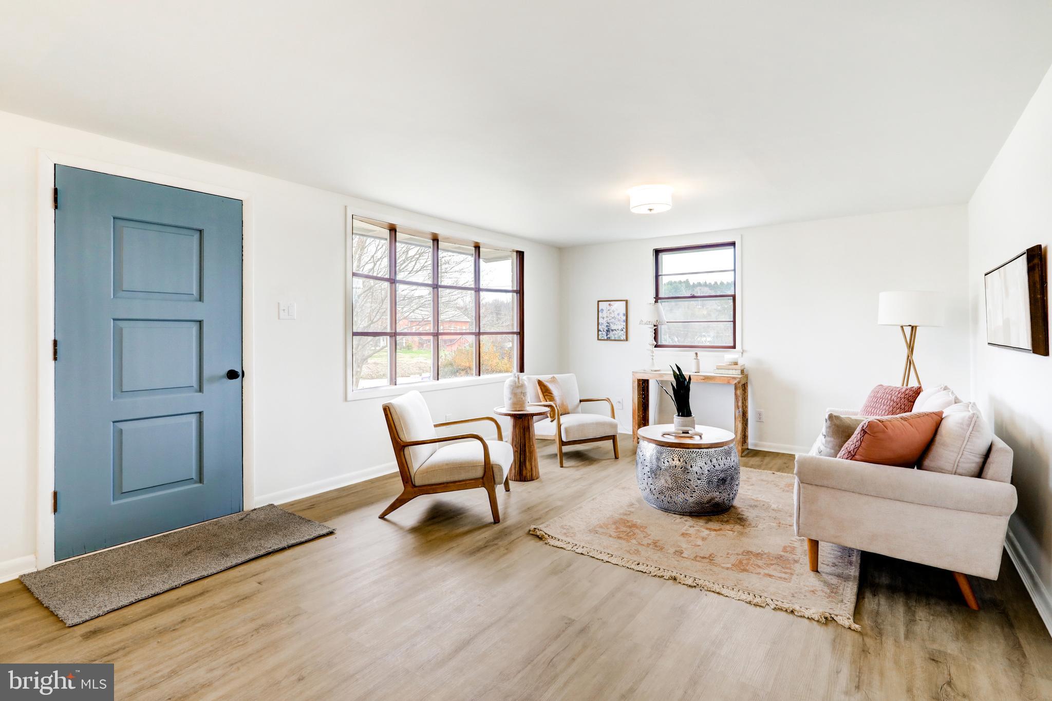 6428 York Road Spring Grove, PA 17362 - Photo 2 of 37