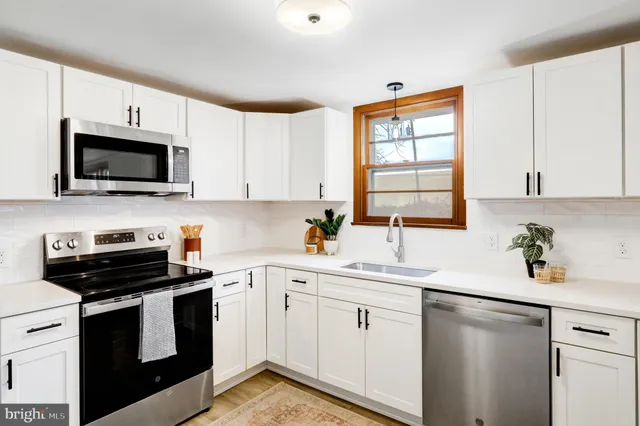 $314,900 | 6428 York Road, Spring Grove, PA 17362