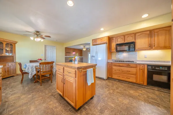 $440,000 | 6908 Riata Drive, Redding, CA 96002