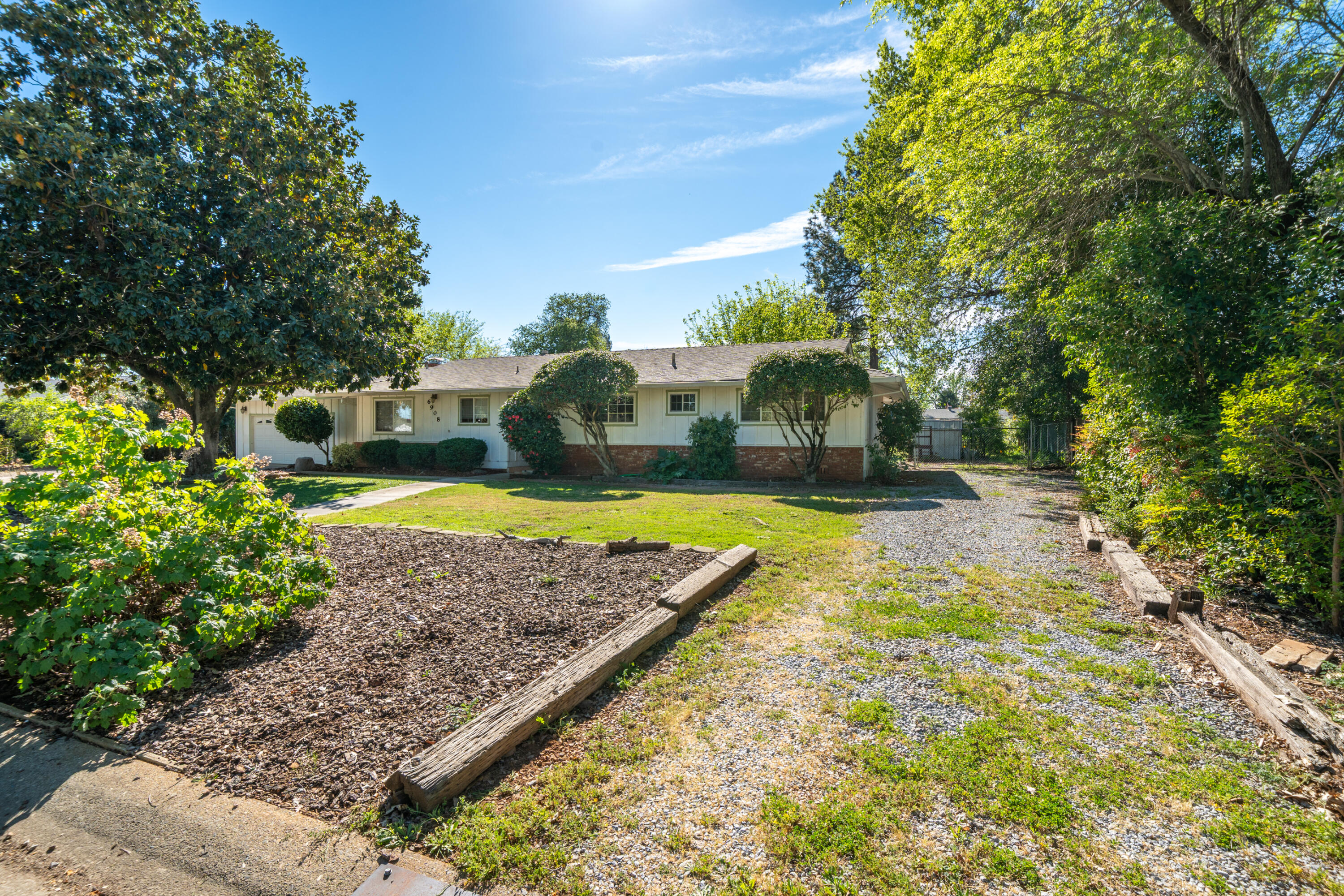6908 Riata Drive Redding, CA 96002 - Photo 2 of 58 6908 Riata Dr-8