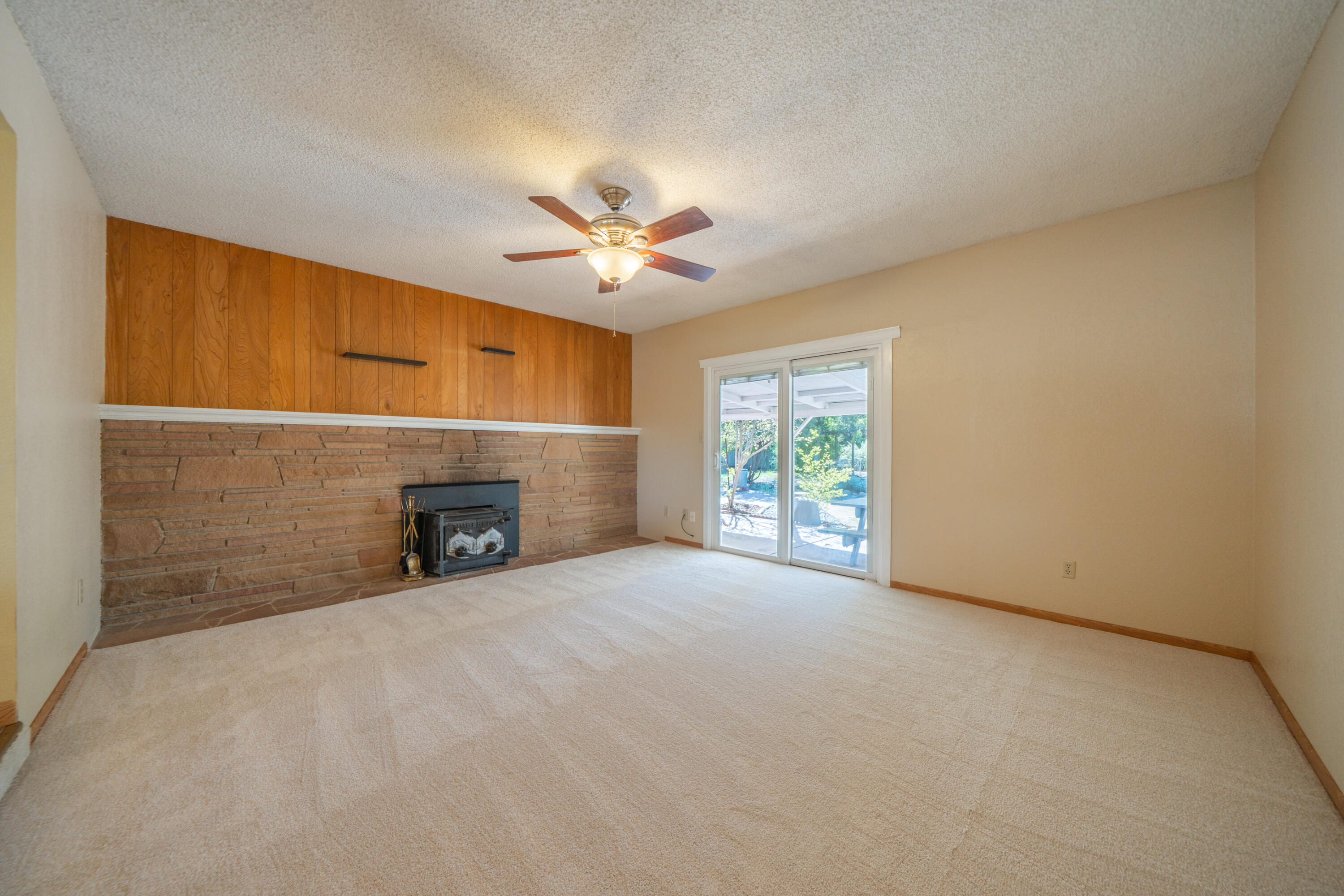 6908 Riata Drive Redding, CA 96002 - Photo 28 of 58 6908 Riata Dr-24