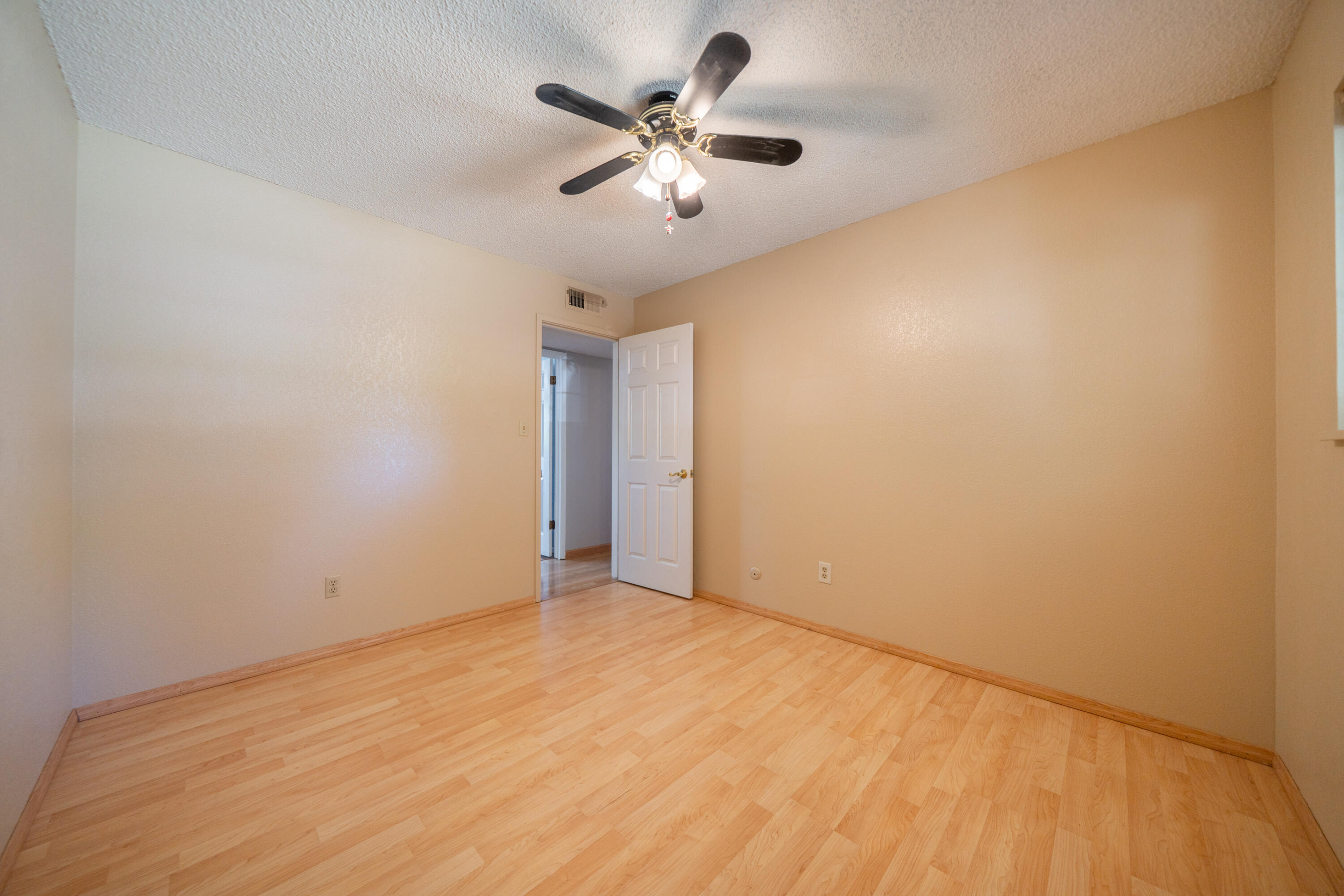 6908 Riata Drive Redding, CA 96002 - Photo 29 of 58 6908 Riata Dr-31